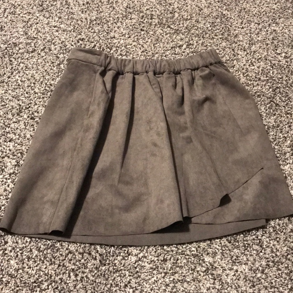 Aritzia, Wilfred free skirt.